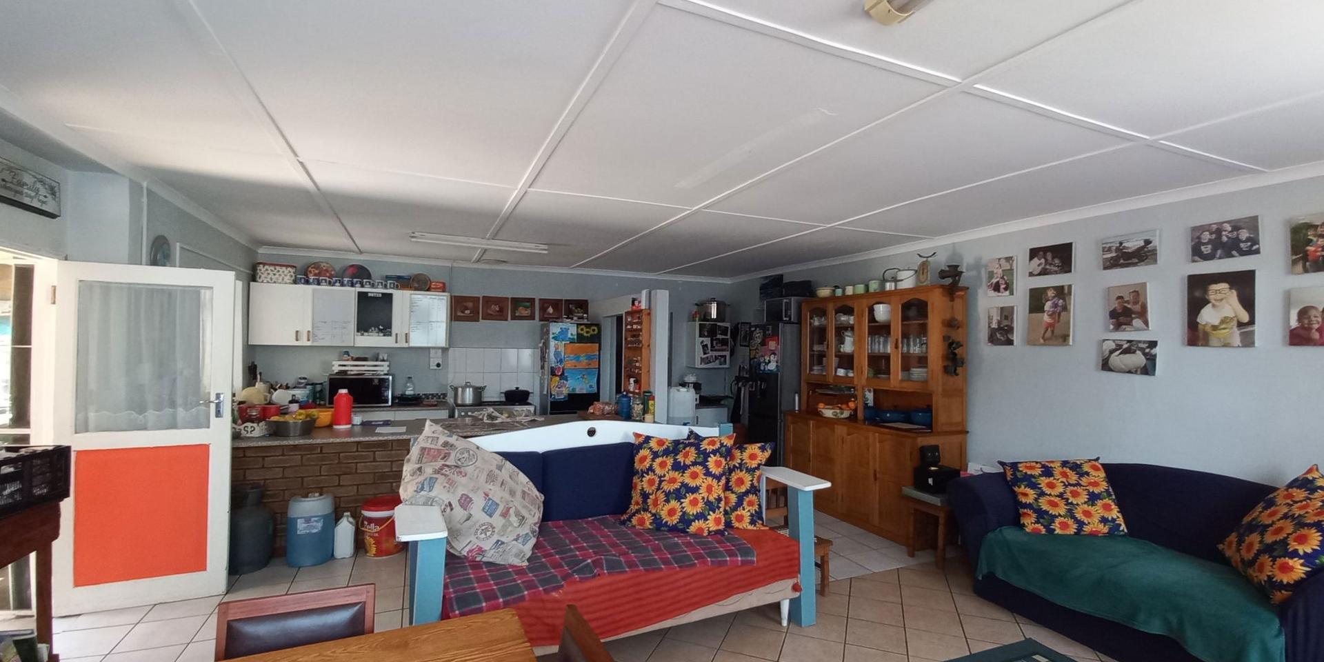 Image 4 of 6