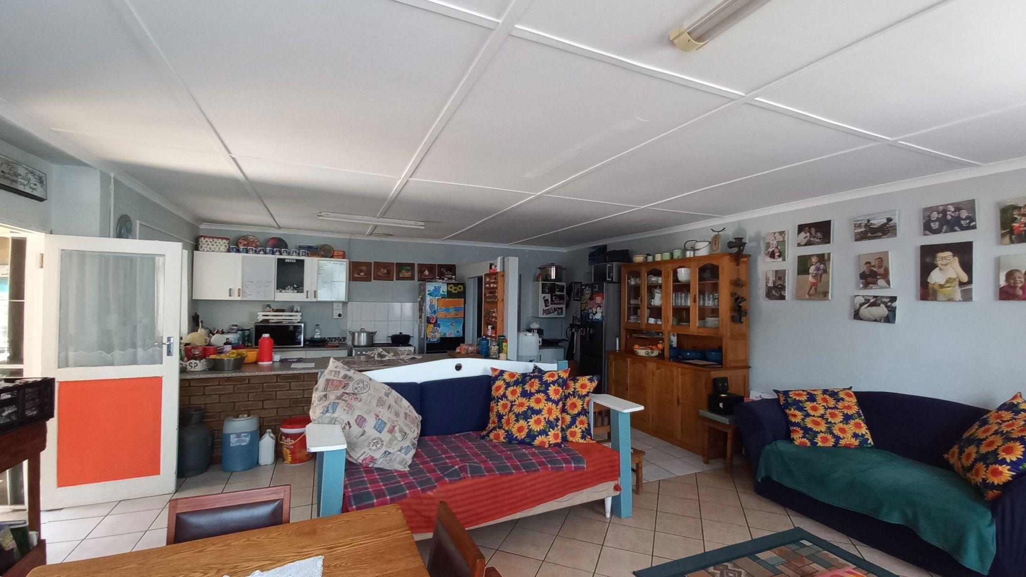 Image 4 of 6