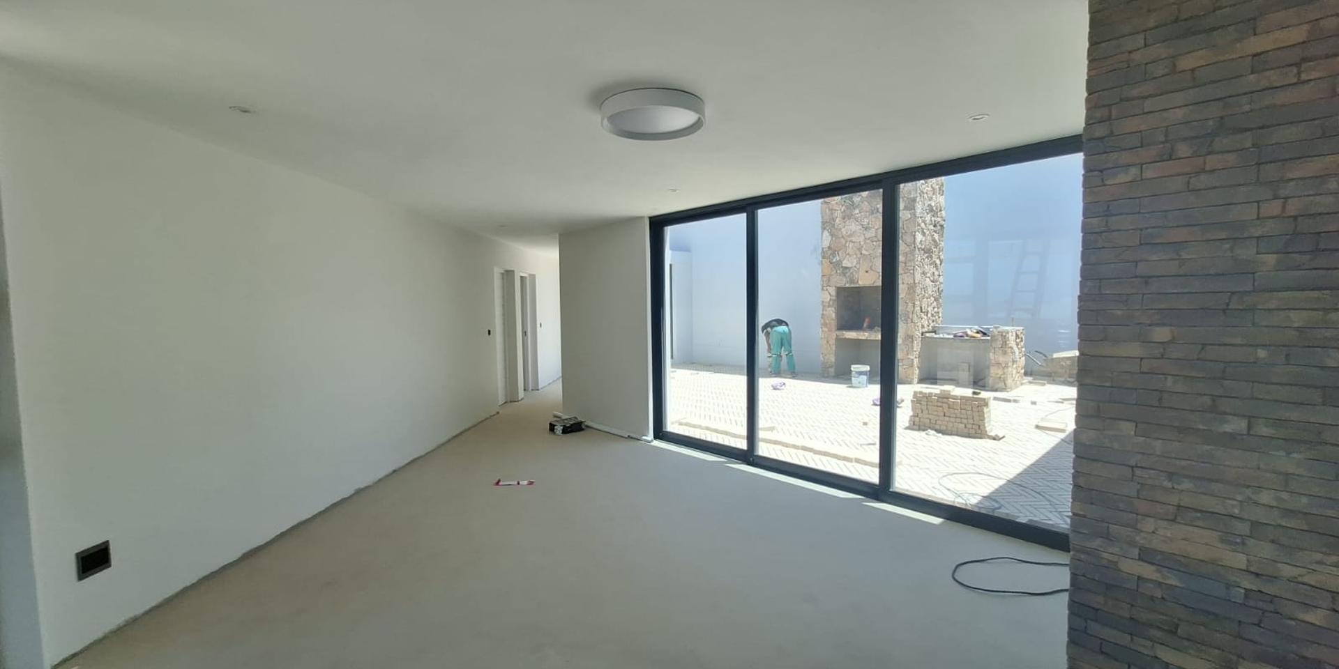 Image 3 of 6