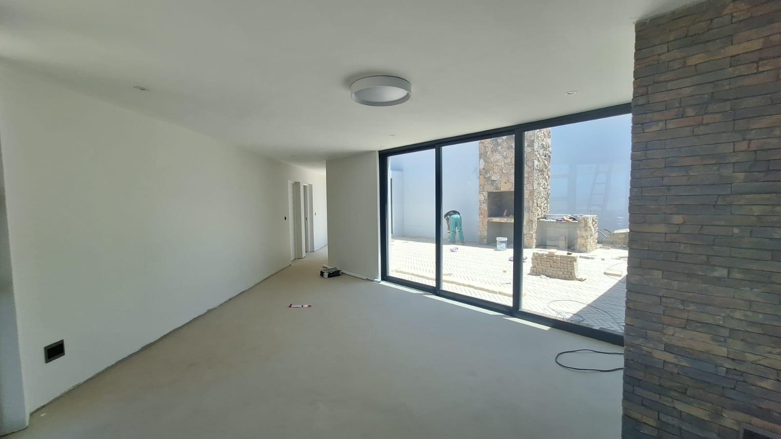 Image 3 of 6