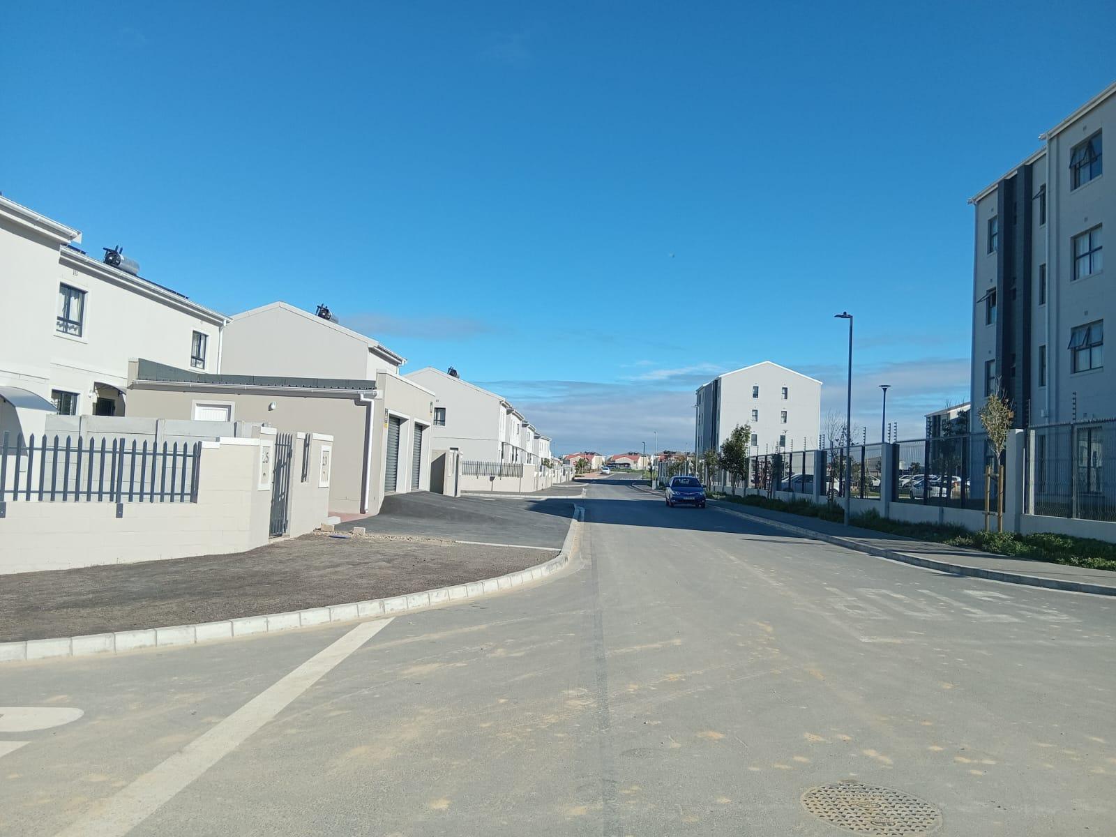 Image 2 of 6