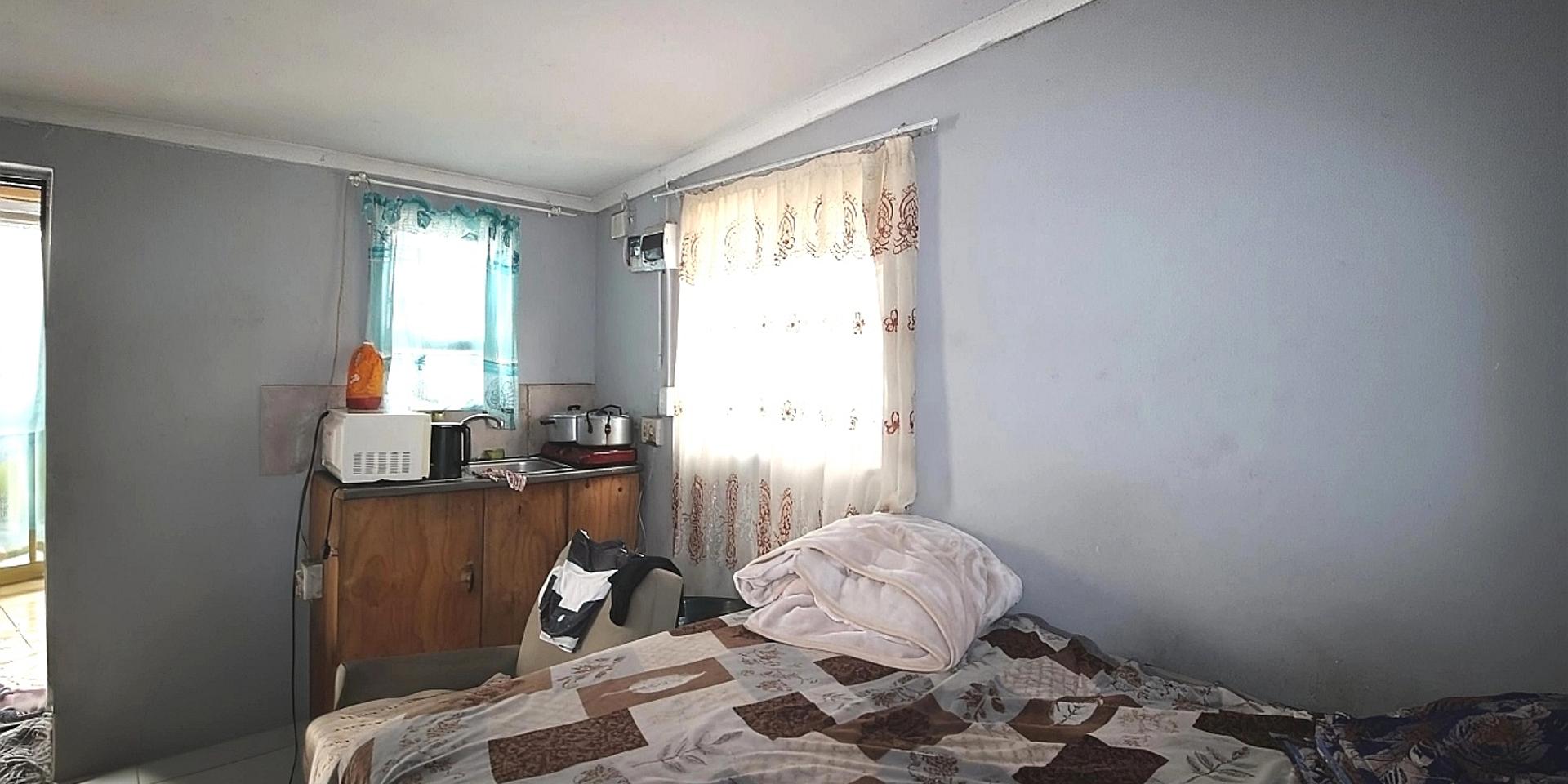 Image 5 of 6
