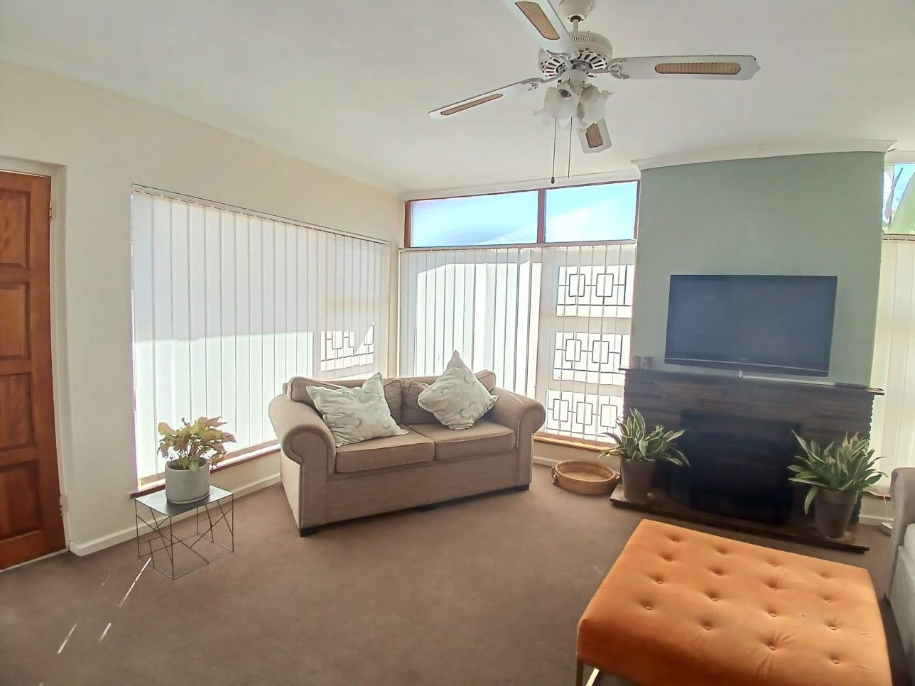 Image 4 of 6