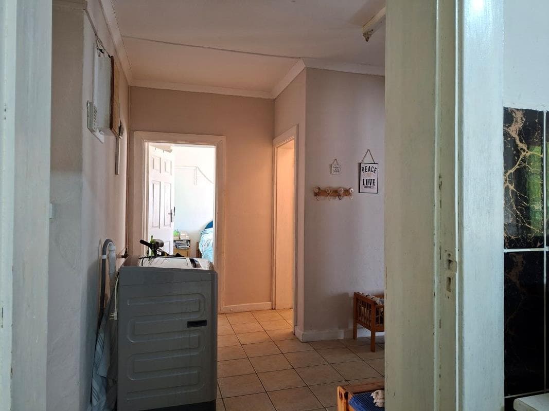 Image 4 of 6