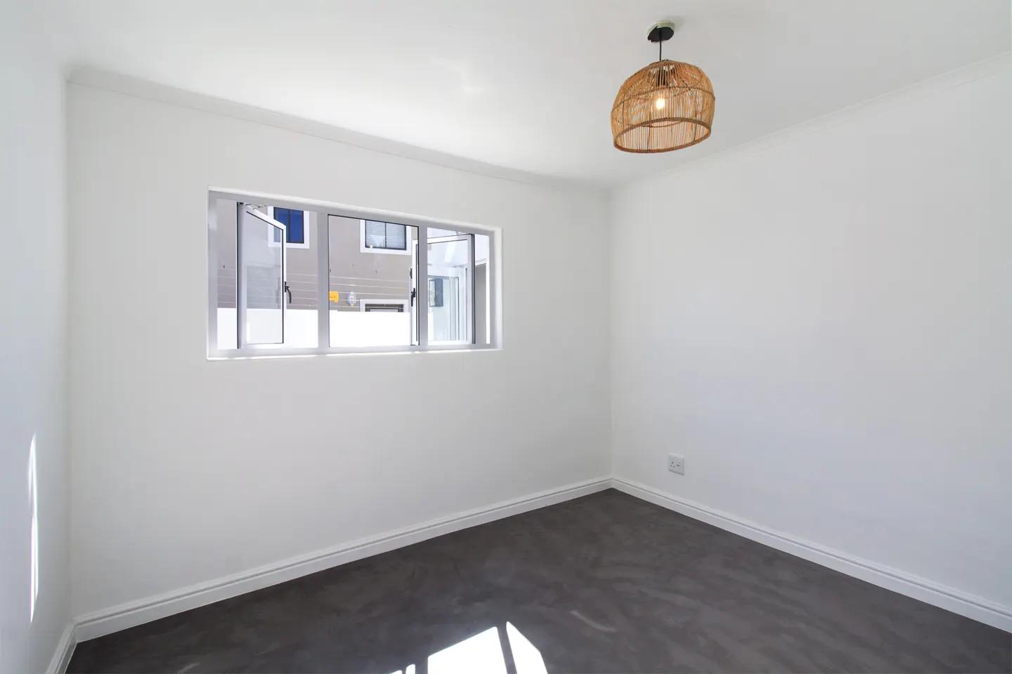 Image 2 of 6