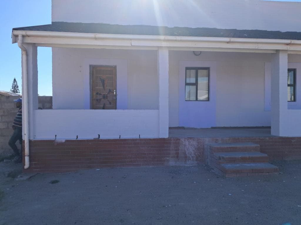 Image 2 of 6
