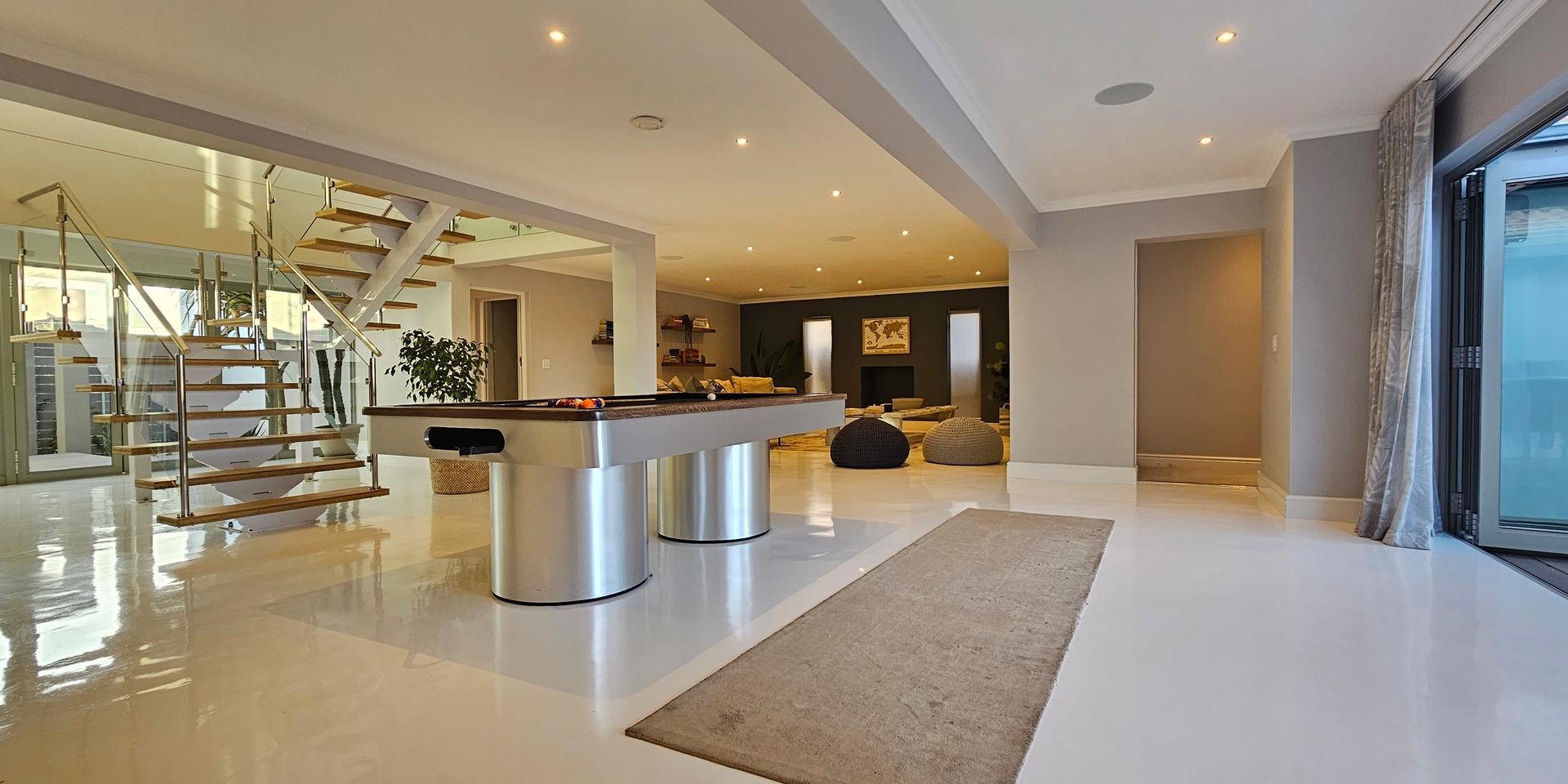 Image 2 of 6