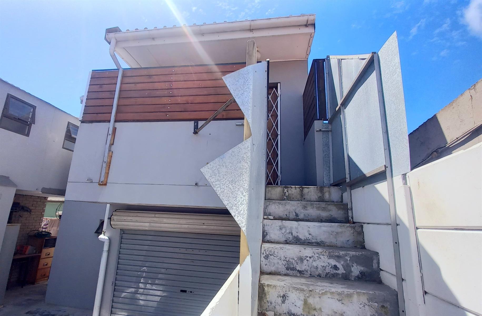 Image 4 of 6