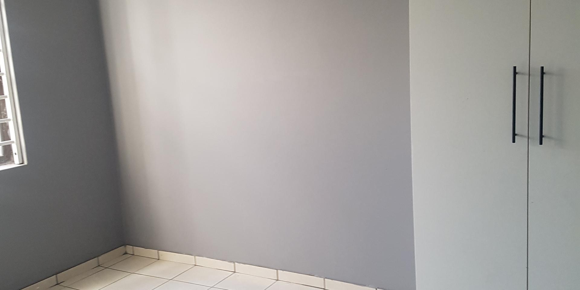 Image 3 of 6
