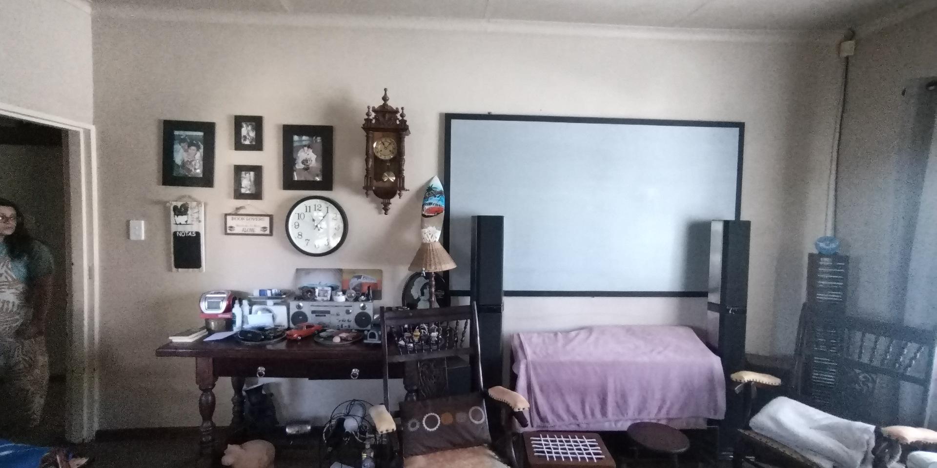 Image 3 of 6
