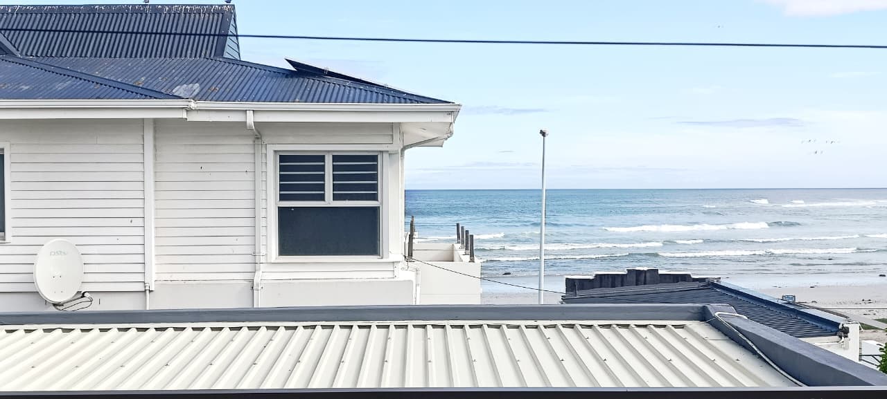 Image 2 of 6