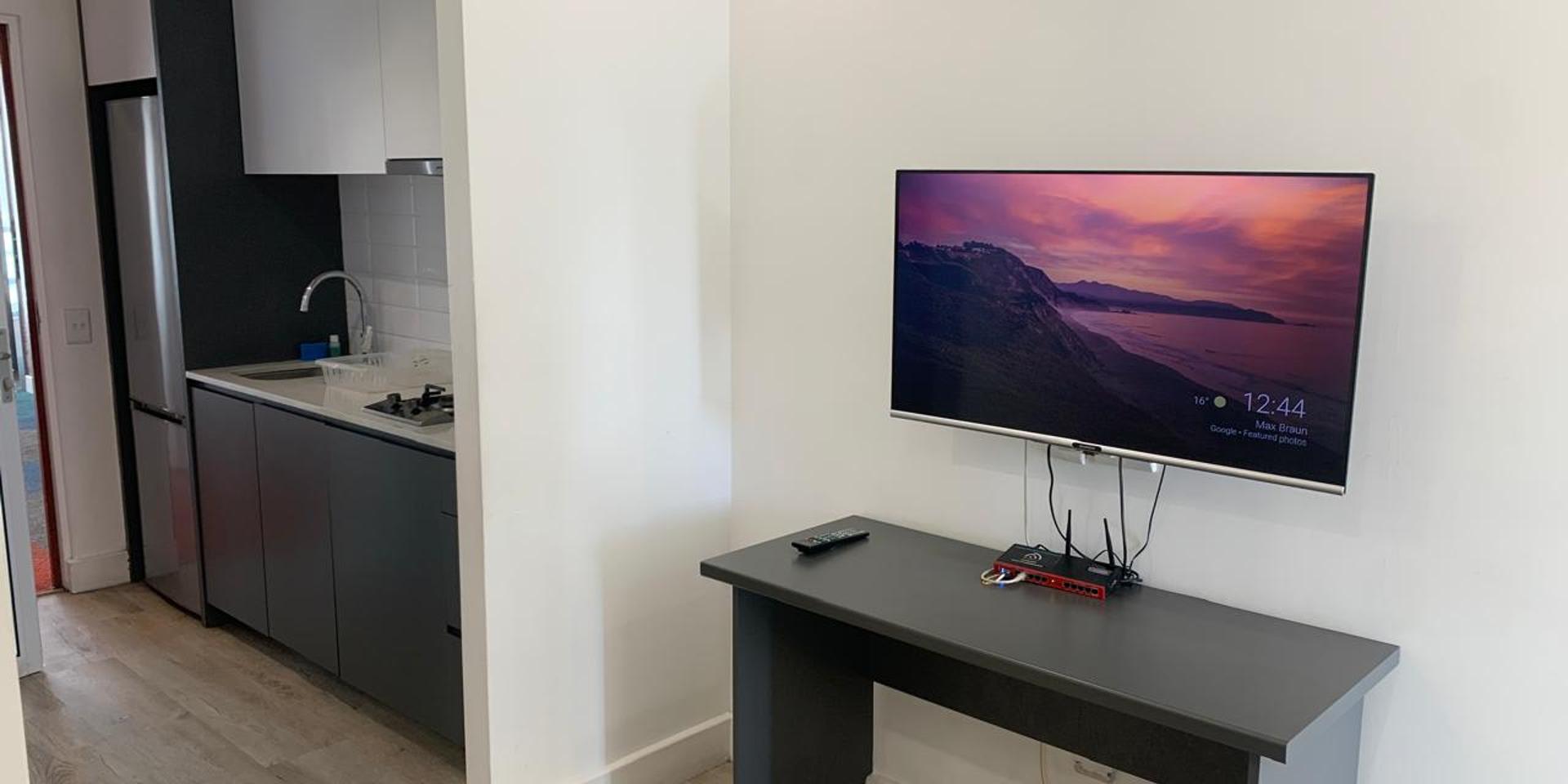 Image 2 of 6