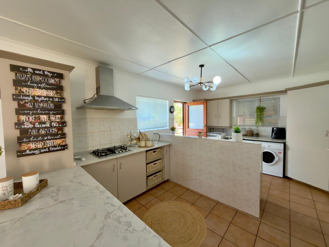 Image 3 of 6