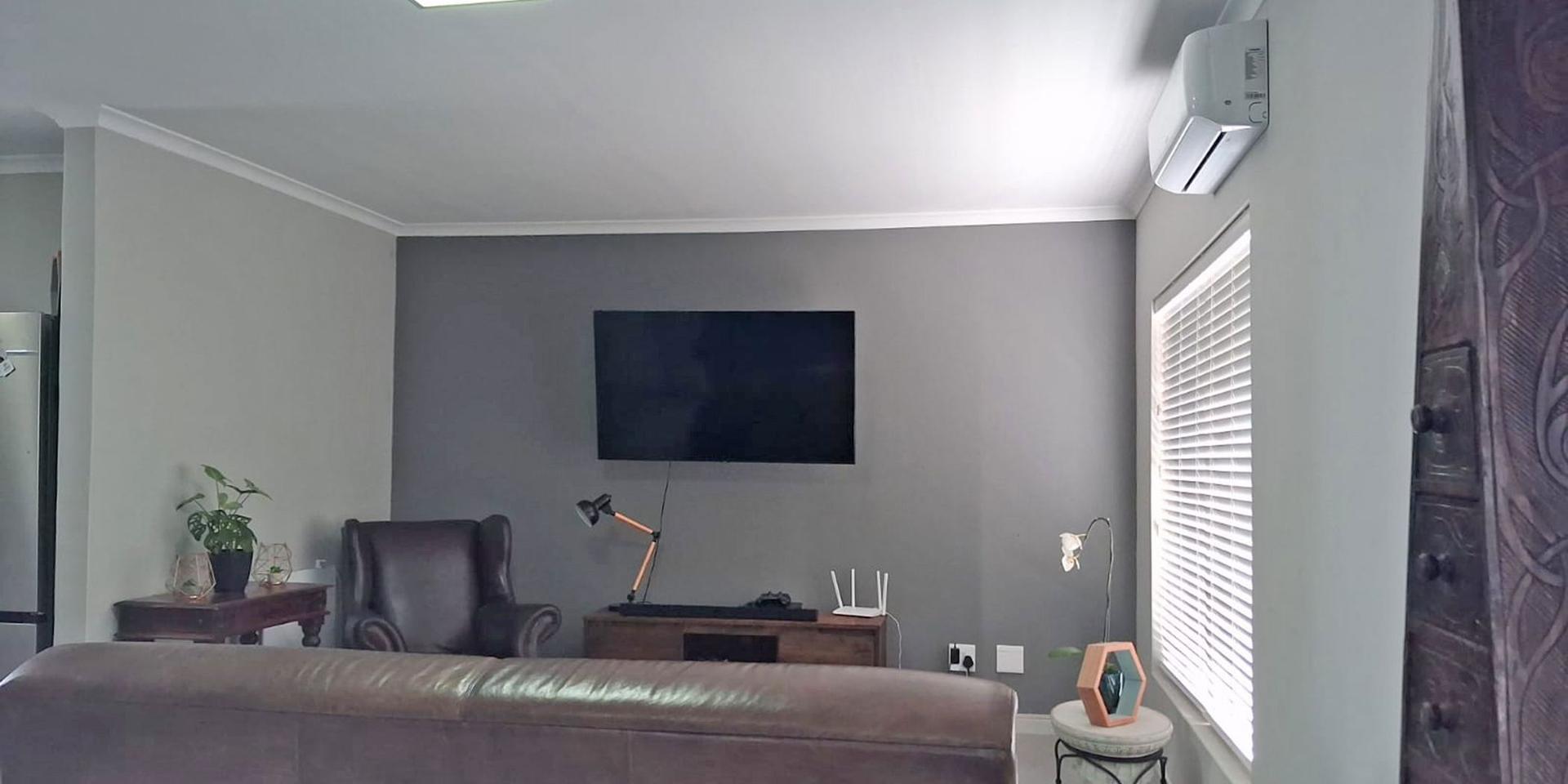 Image 3 of 6