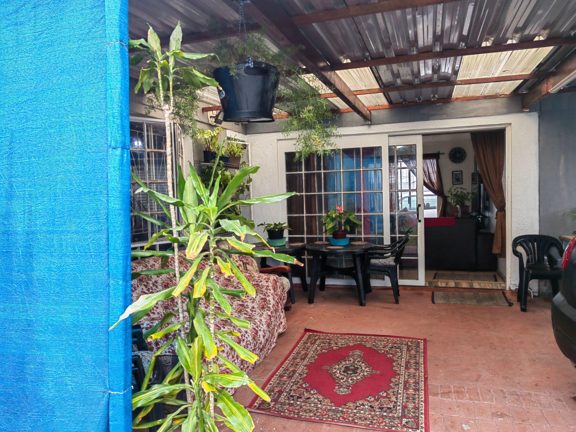 Image 4 of 6