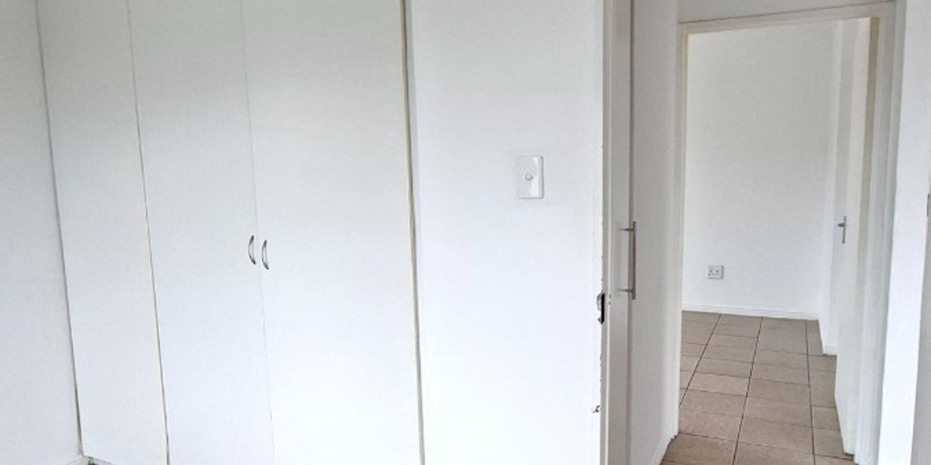 Image 4 of 6