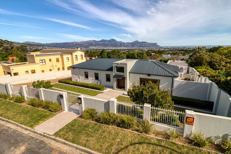 Main property image