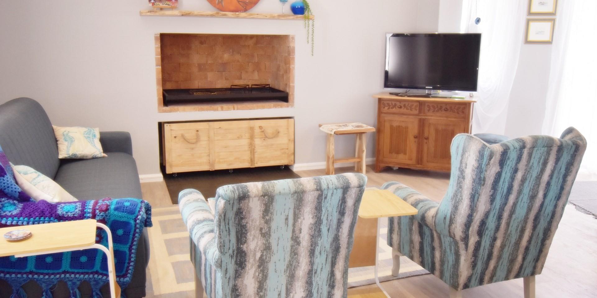 Image 2 of 6