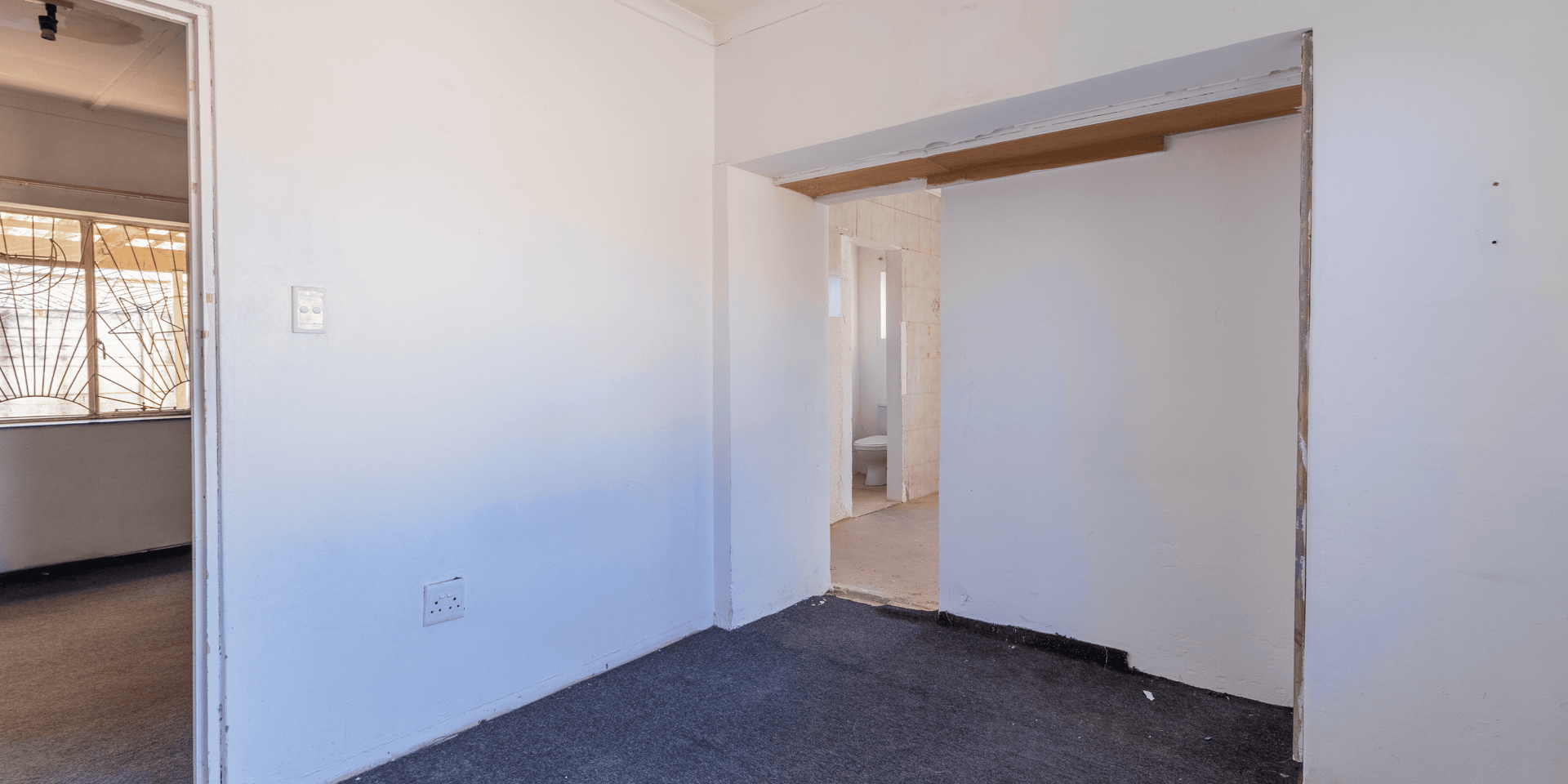 Image 4 of 6