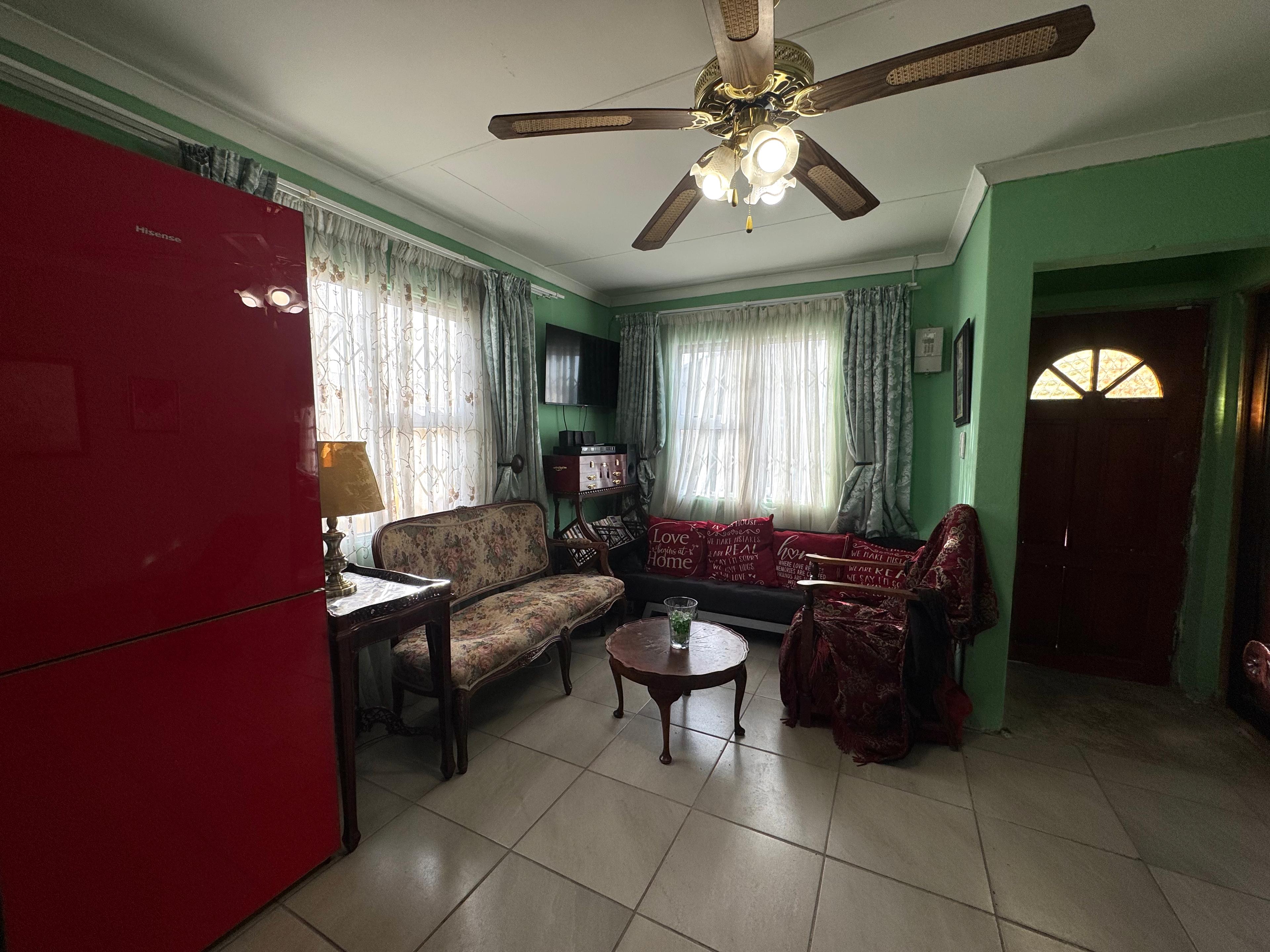 Image 4 of 6