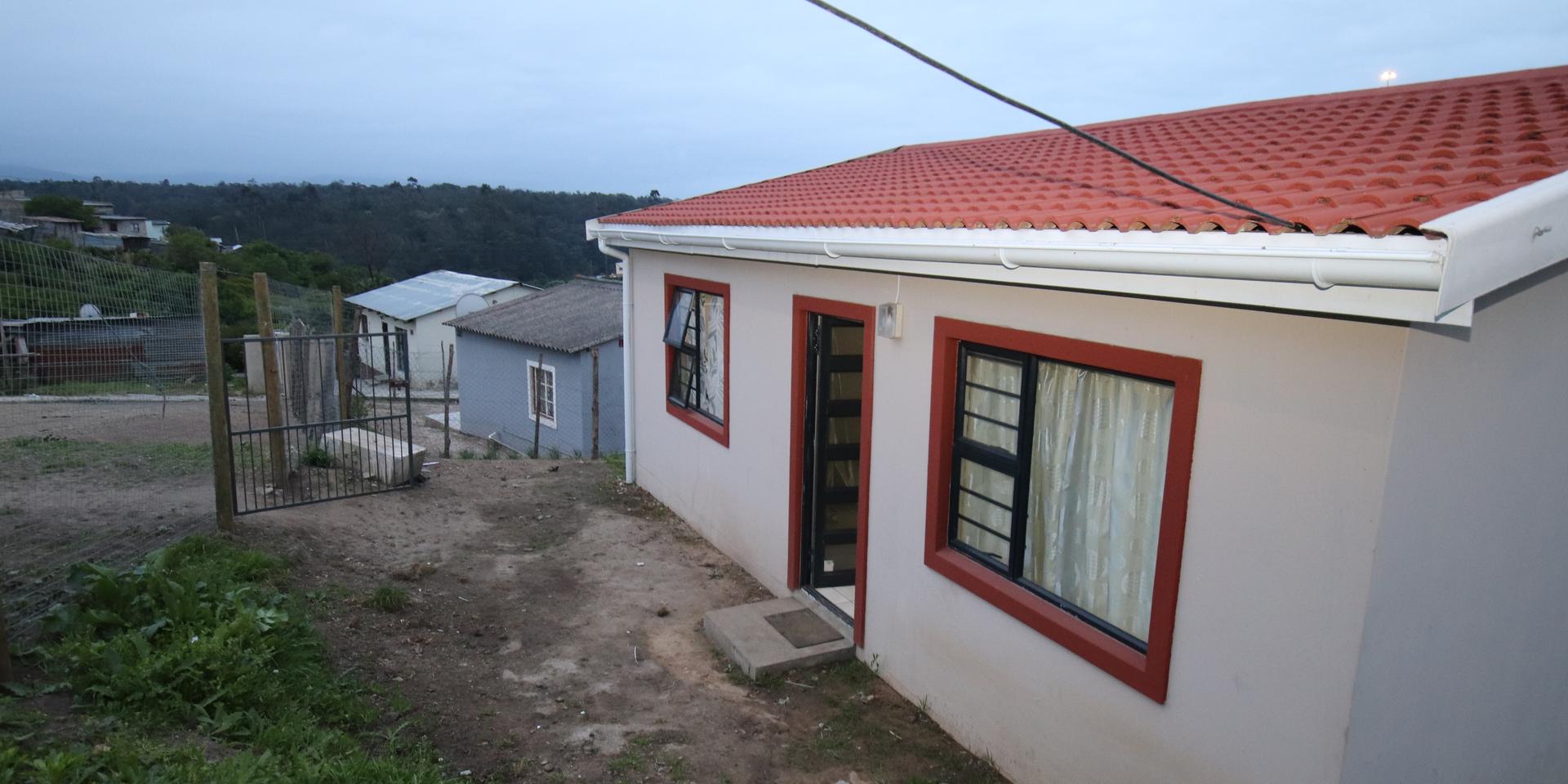 Image 3 of 6