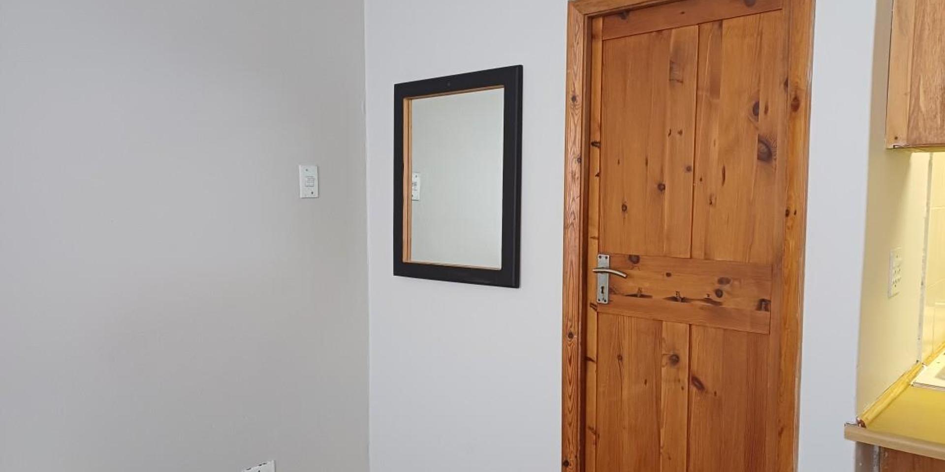 Image 4 of 6