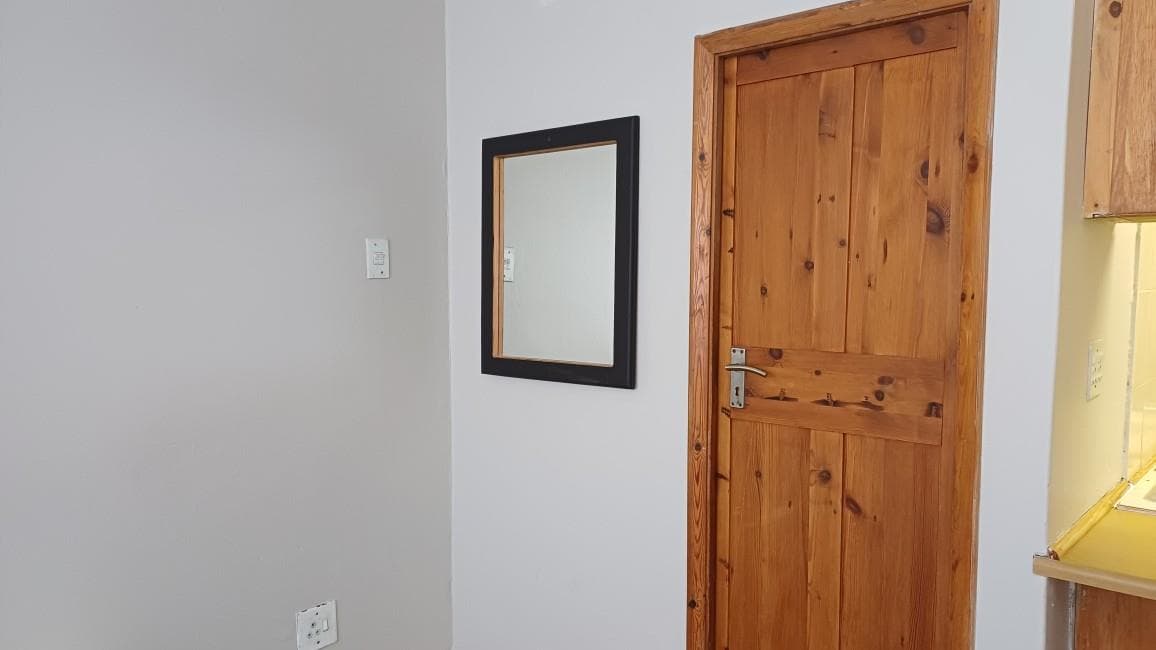 Image 4 of 6