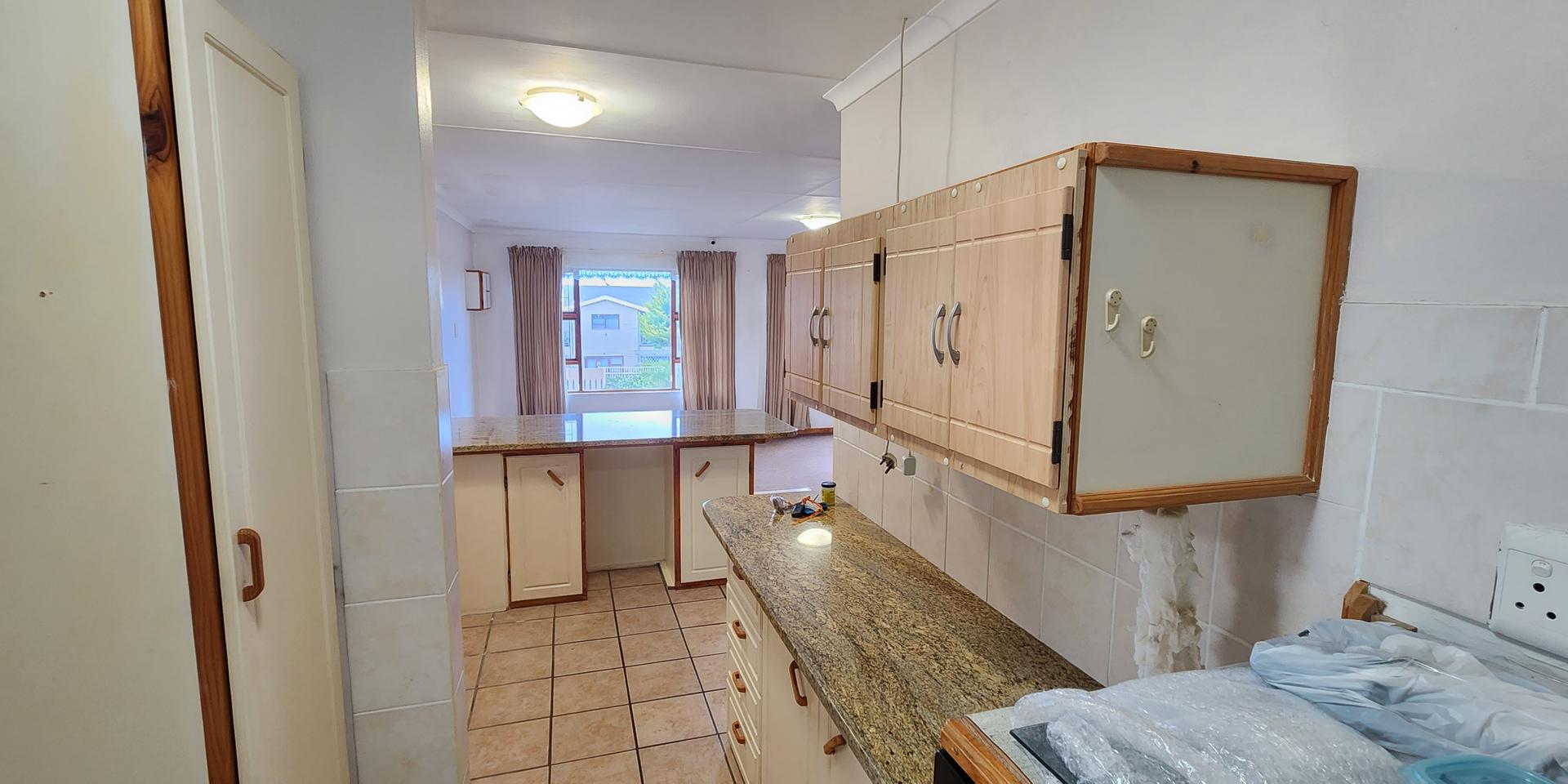 Image 2 of 6