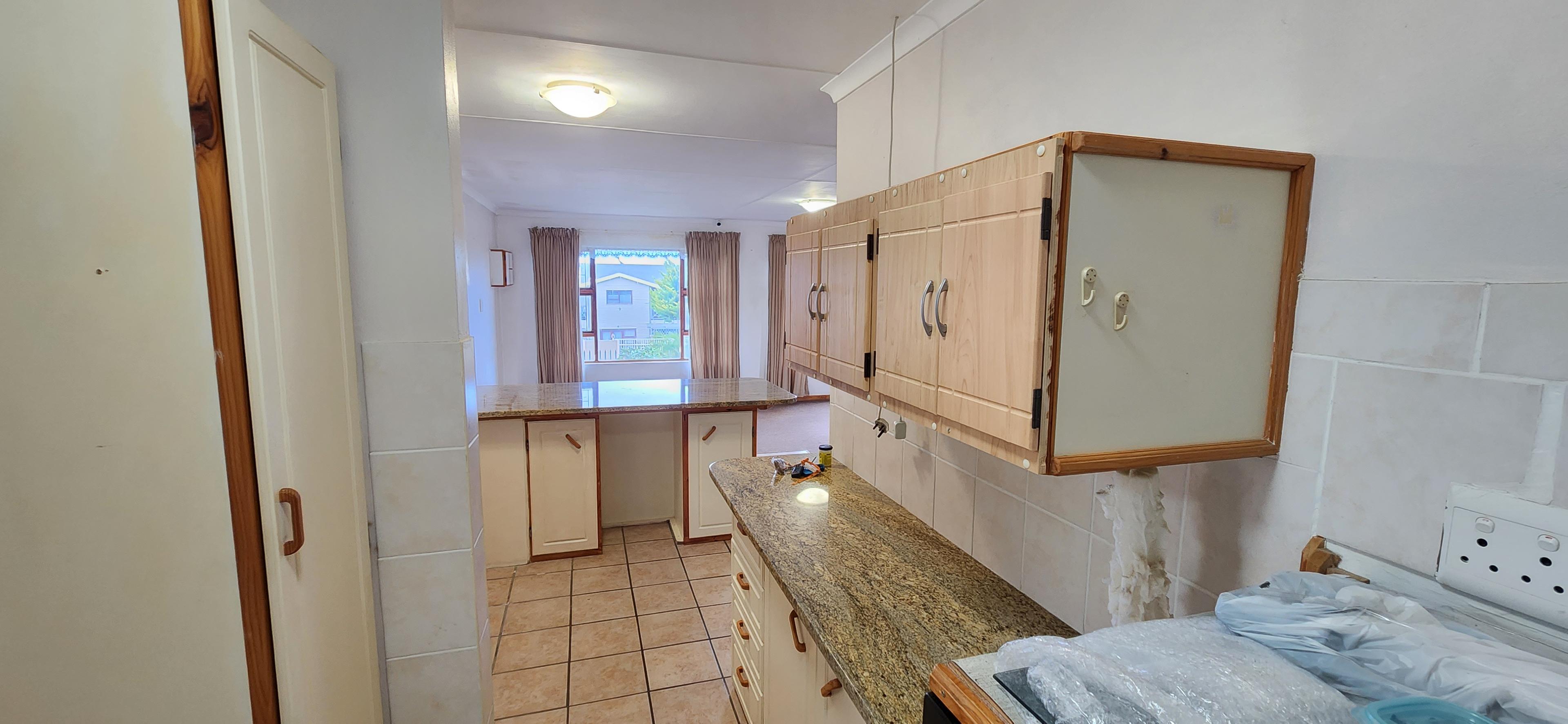 Image 2 of 6