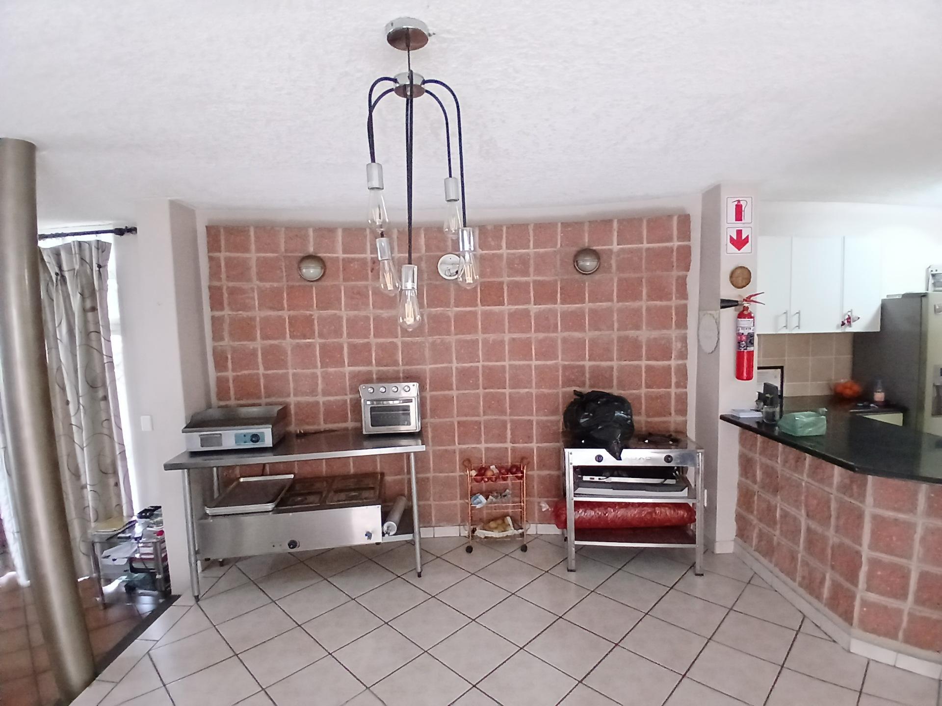 Image 4 of 6
