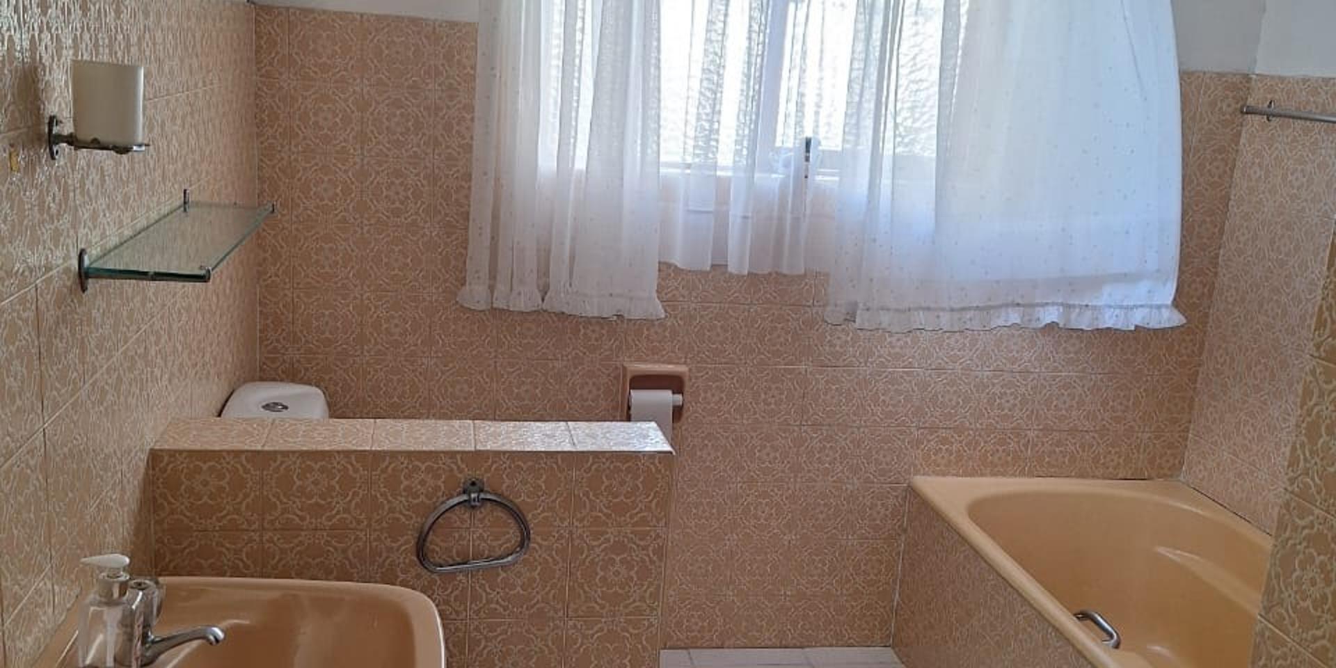 Image 2 of 6