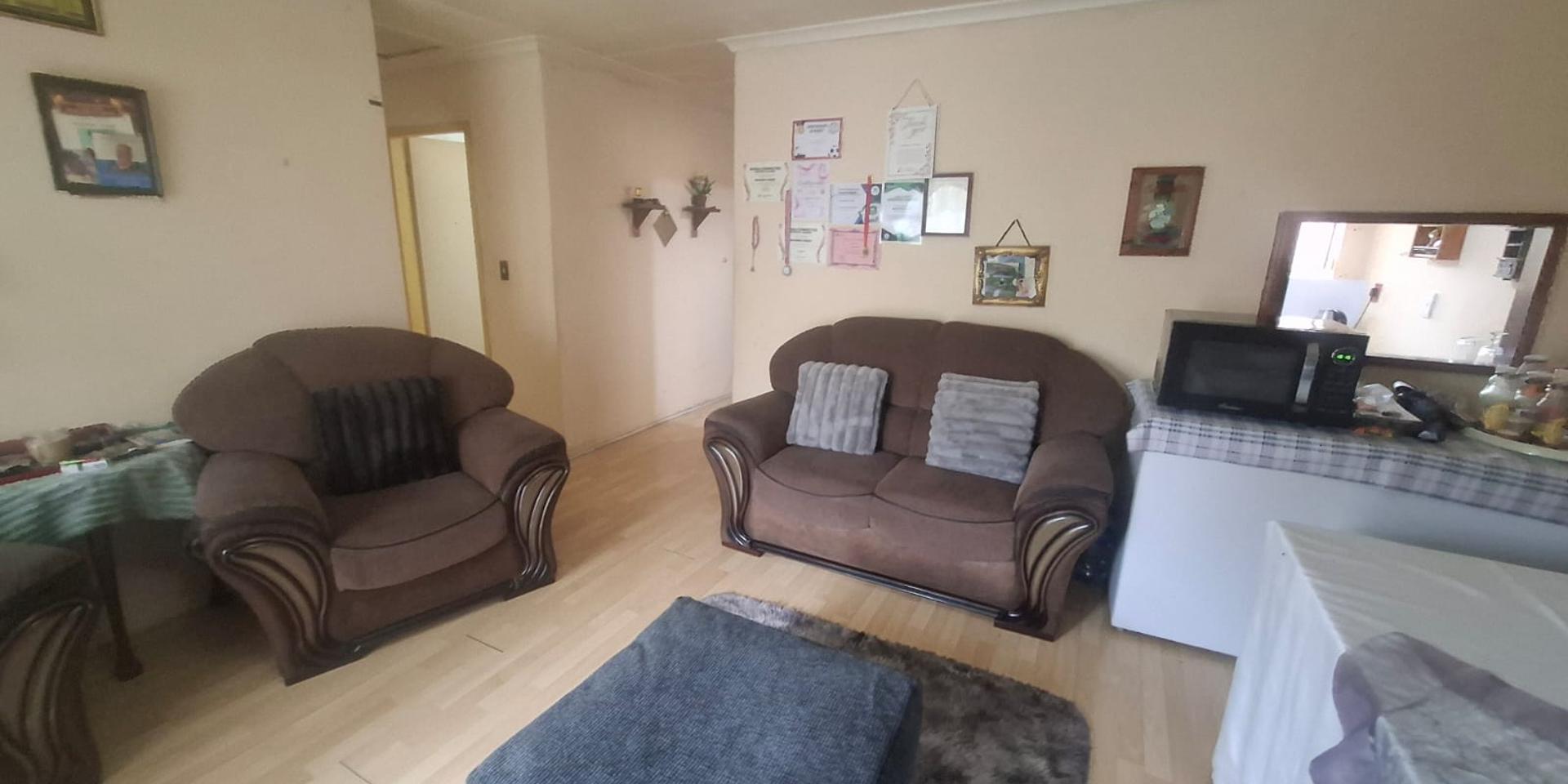 Image 4 of 6