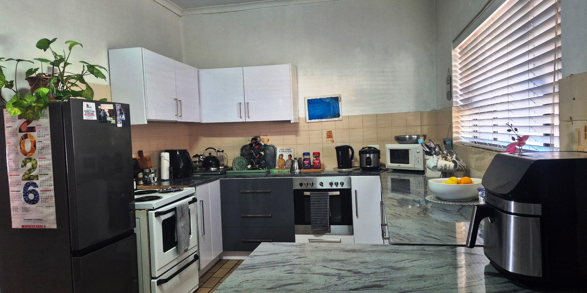 Image 3 of 6