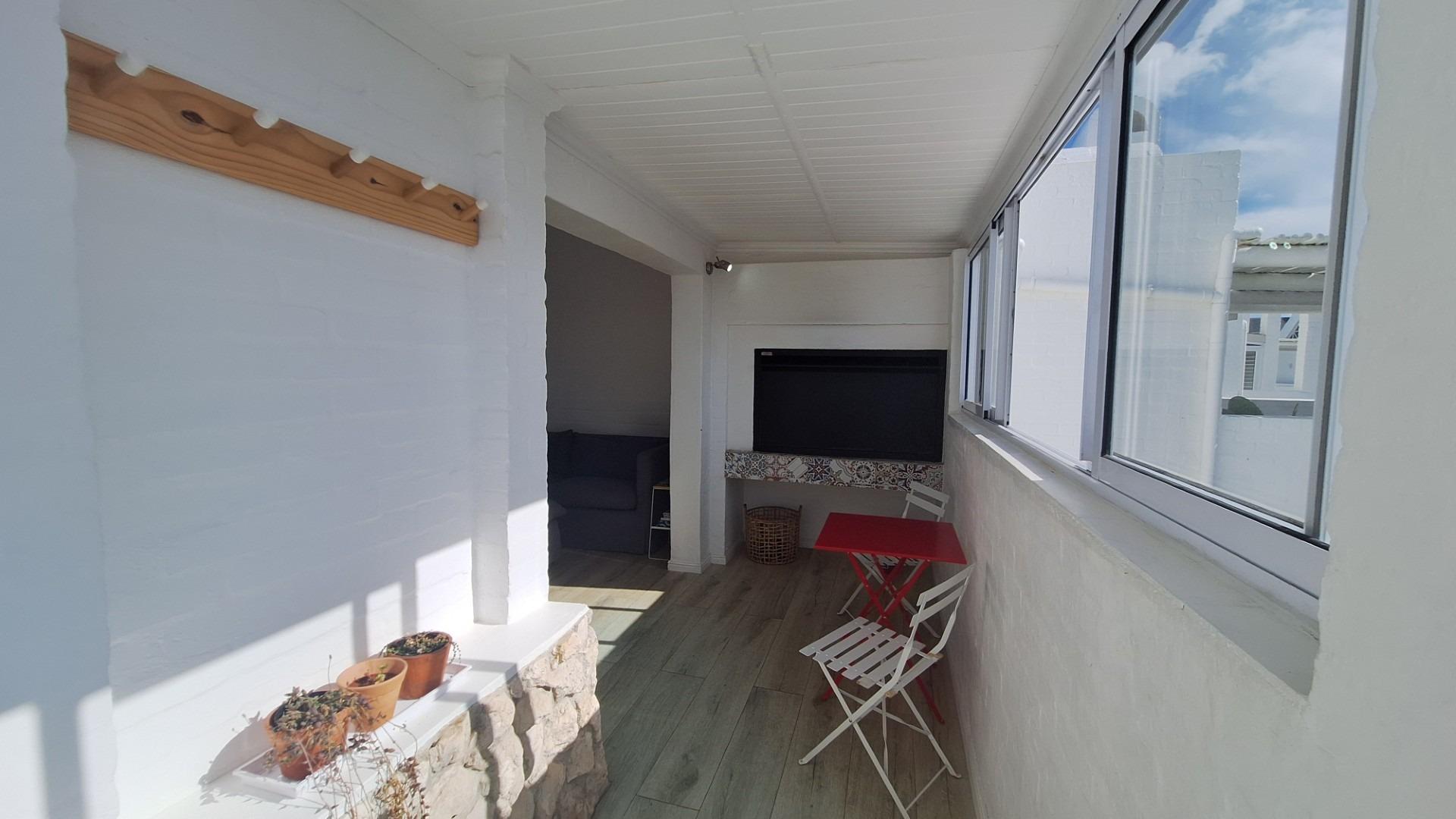 Image 2 of 6