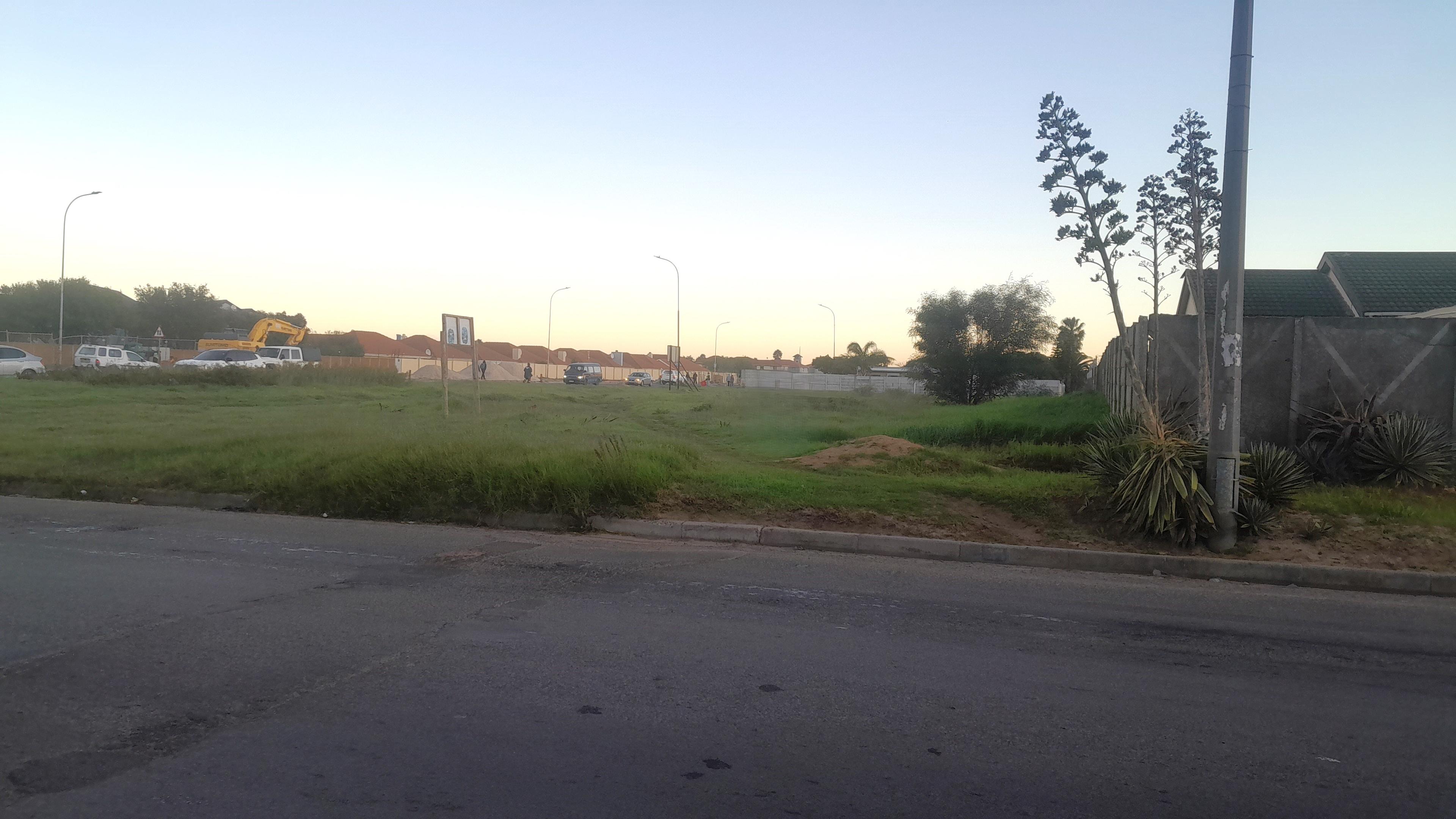 Image 4 of 6
