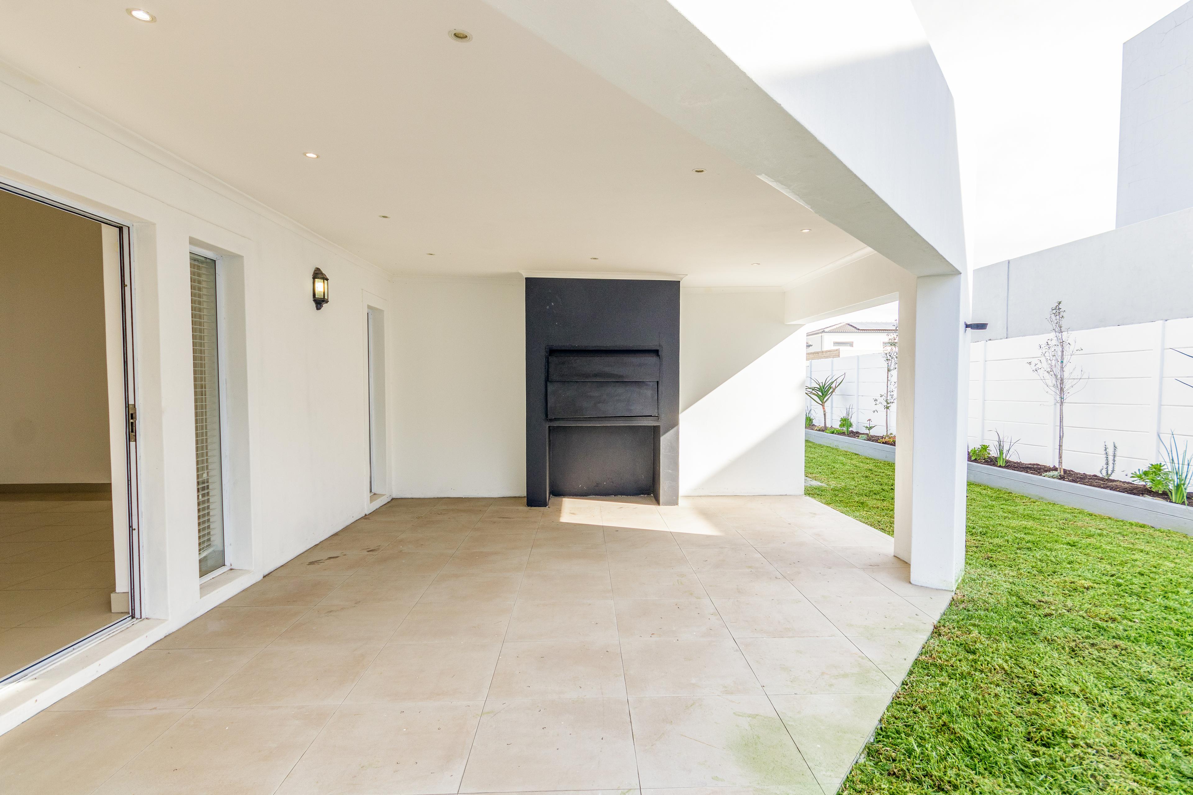 Image 2 of 6