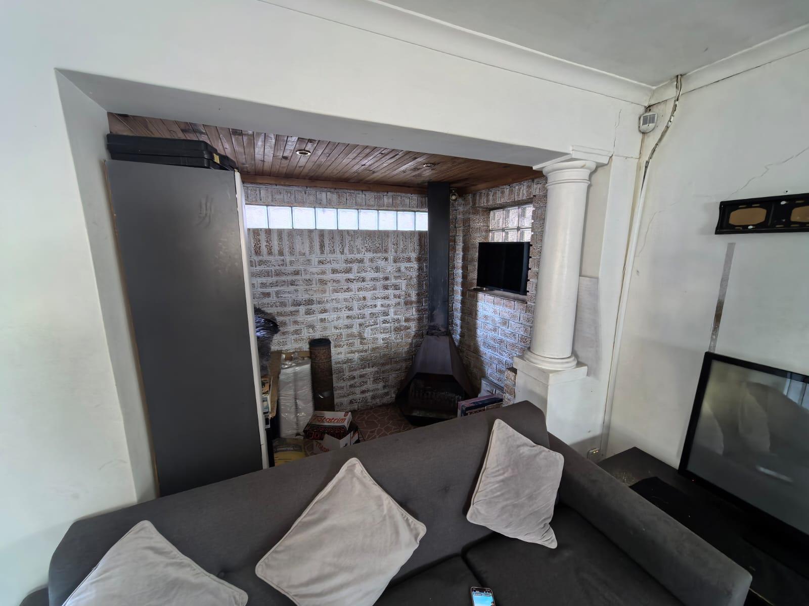 Image 5 of 6