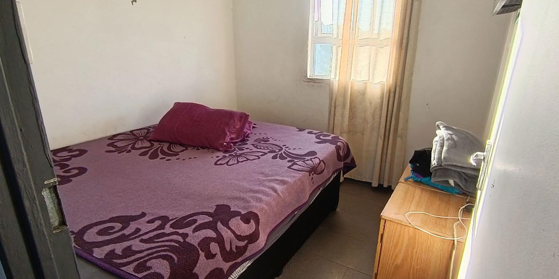 Image 3 of 6