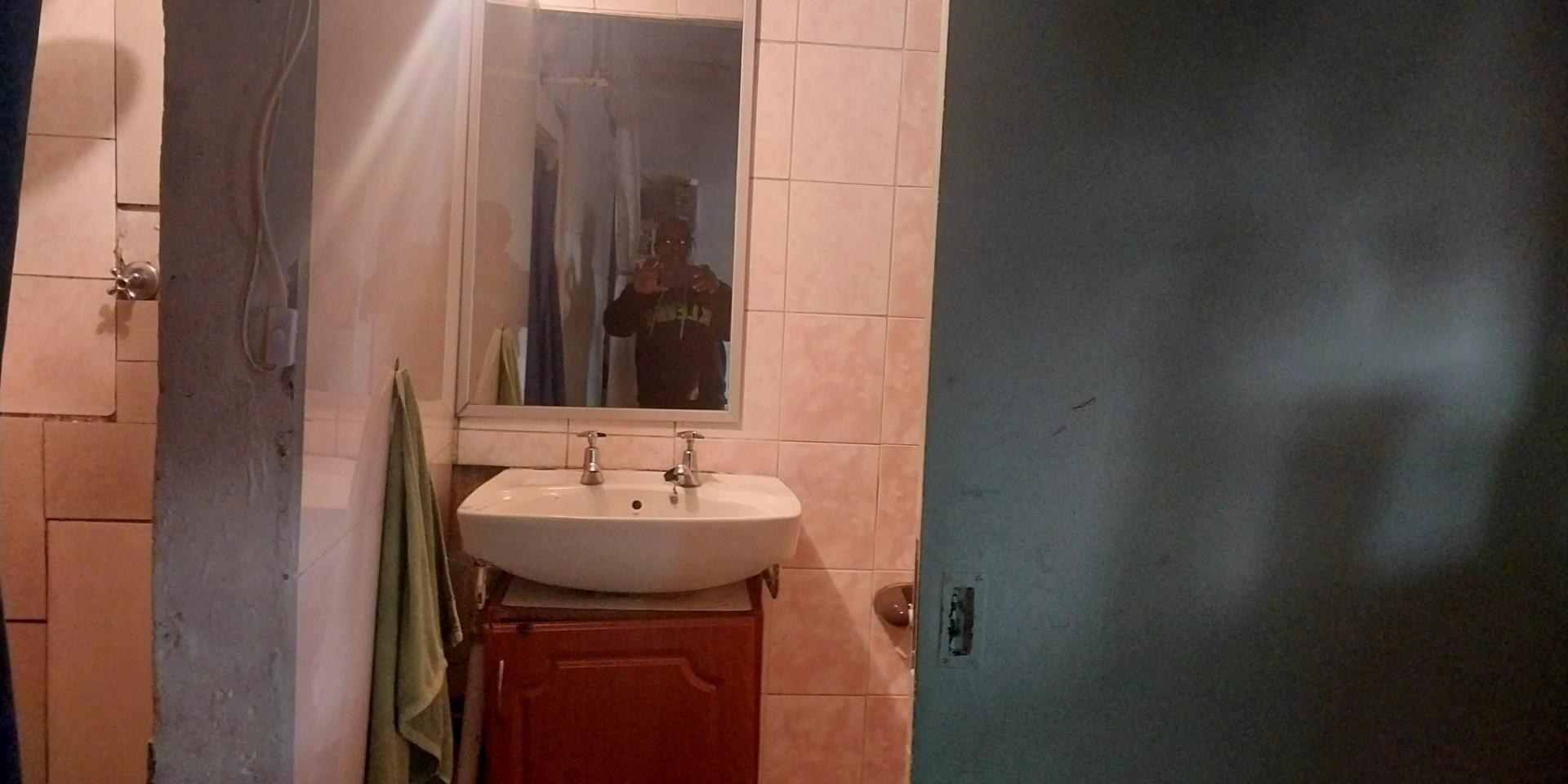Image 4 of 6