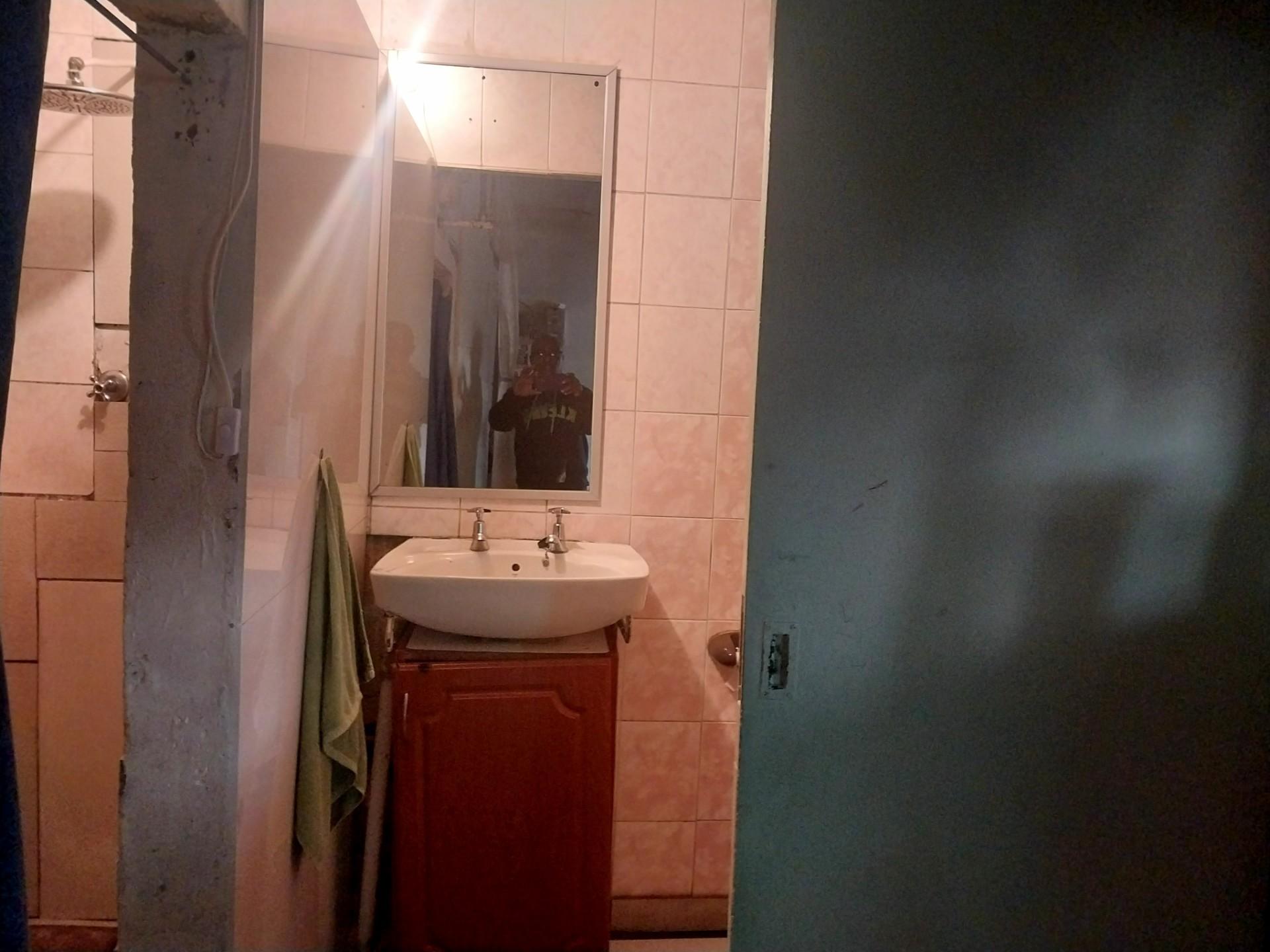 Image 4 of 6