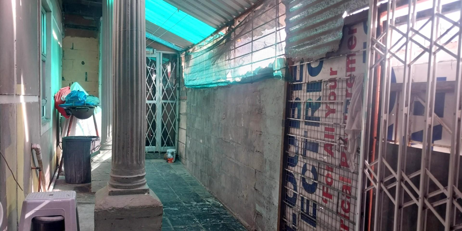 Image 3 of 6