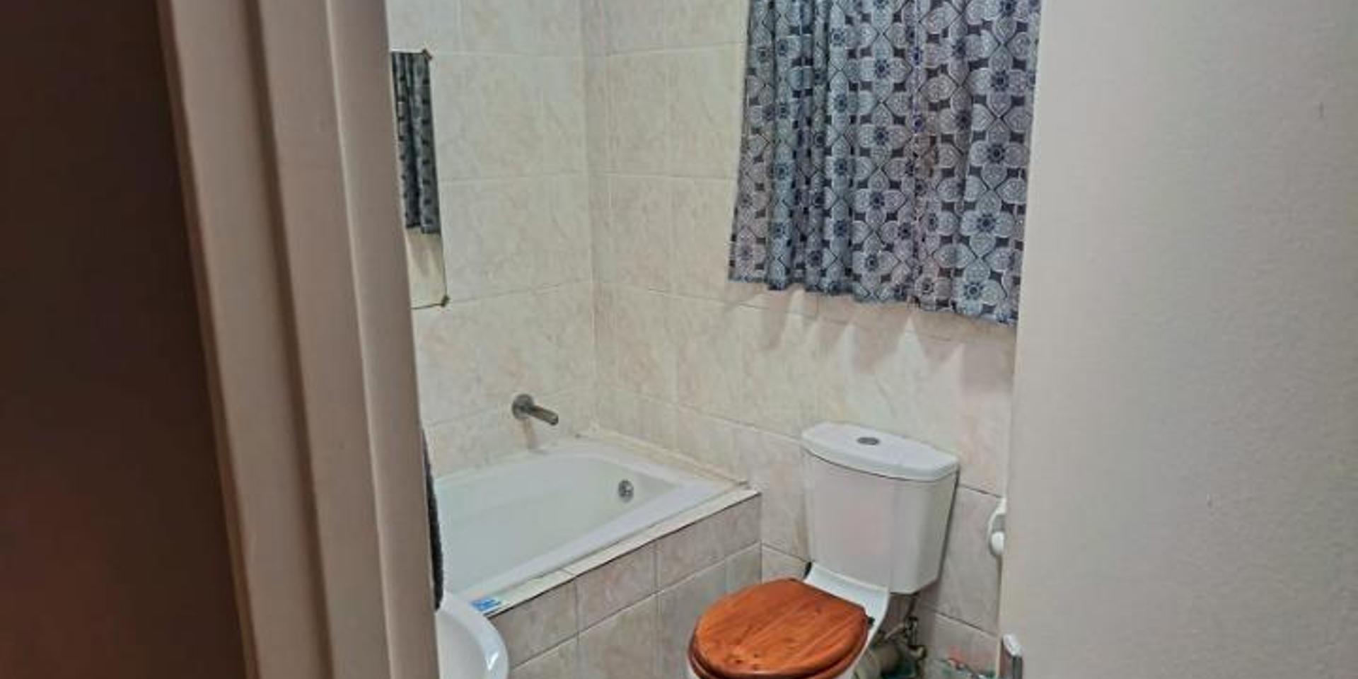 Image 5 of 6