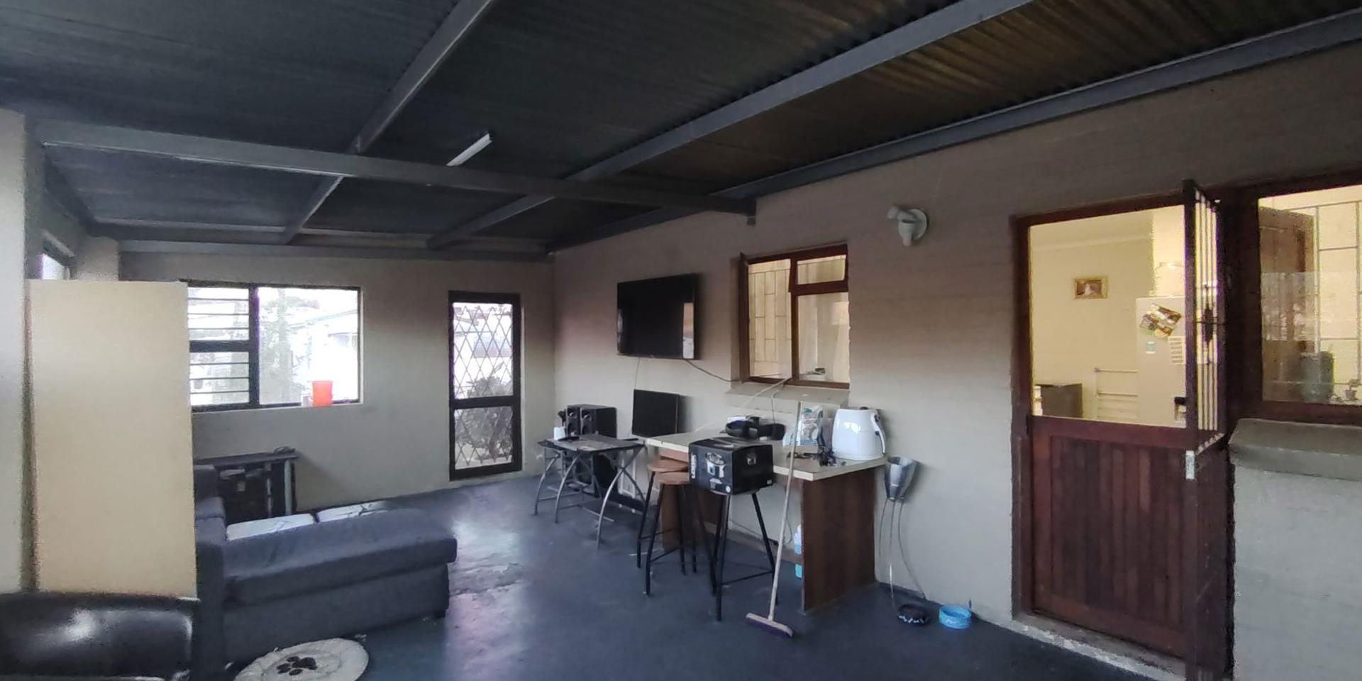 Image 2 of 6