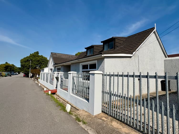 Main property image