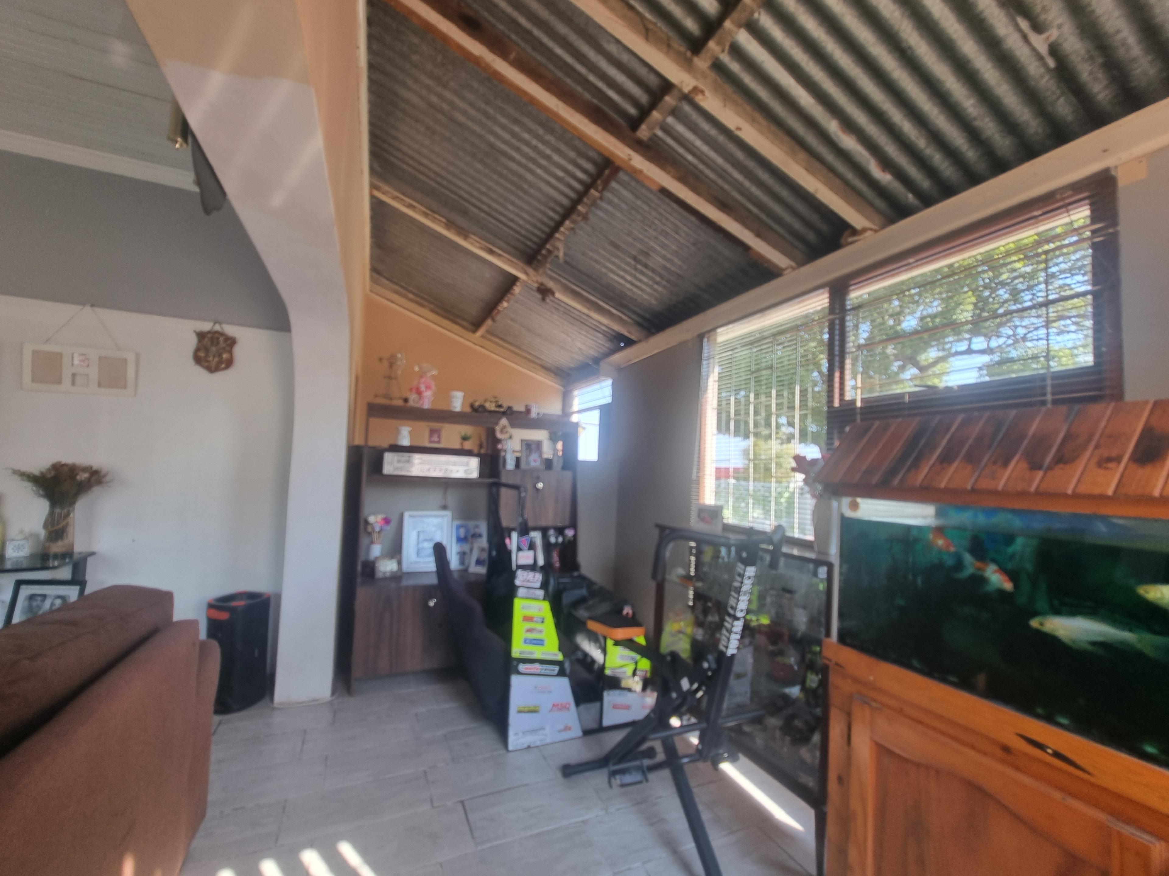 Image 4 of 6