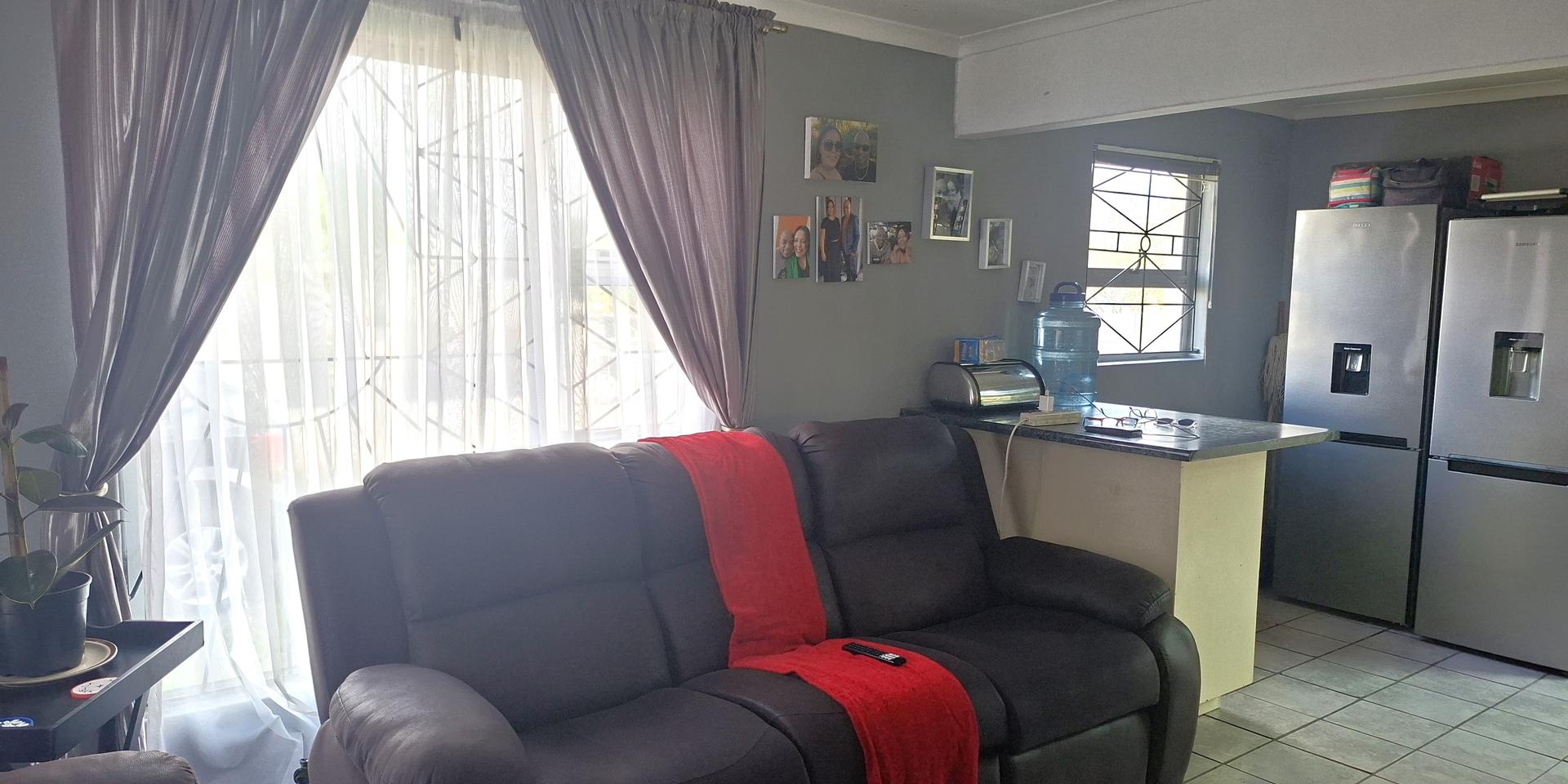 Image 4 of 6