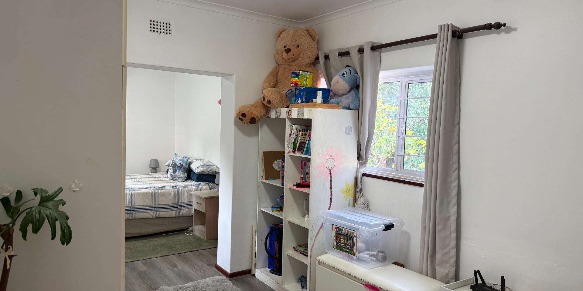 Image 4 of 6