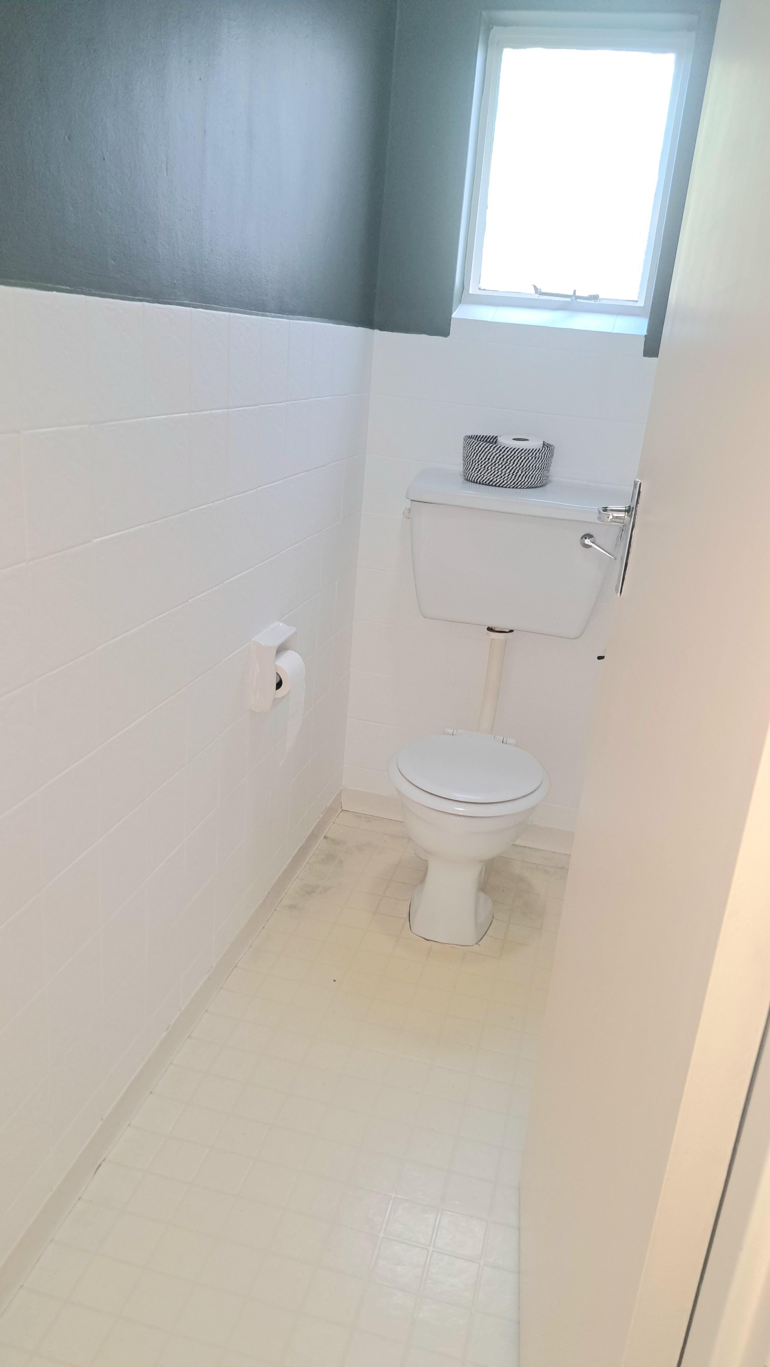 Image 4 of 6