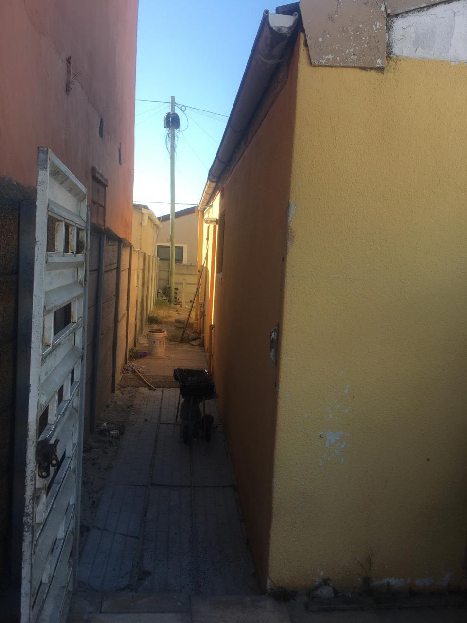 Image 4 of 6