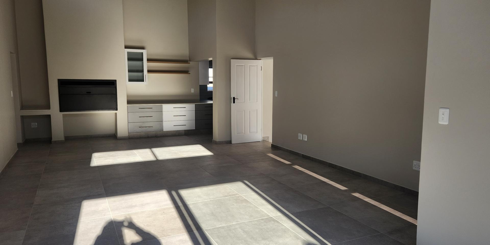 Image 2 of 6